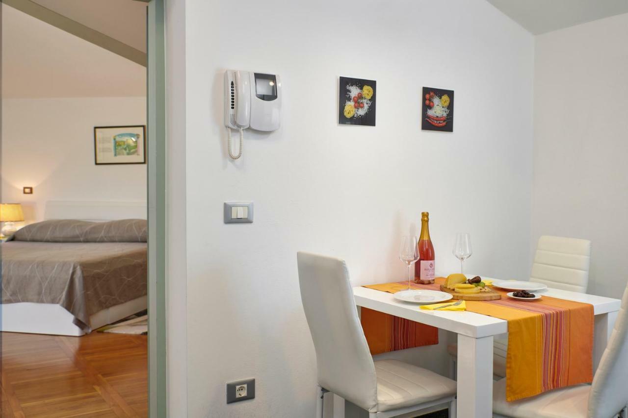 Villa Giardina Apartments Vinkuran Extérieur photo